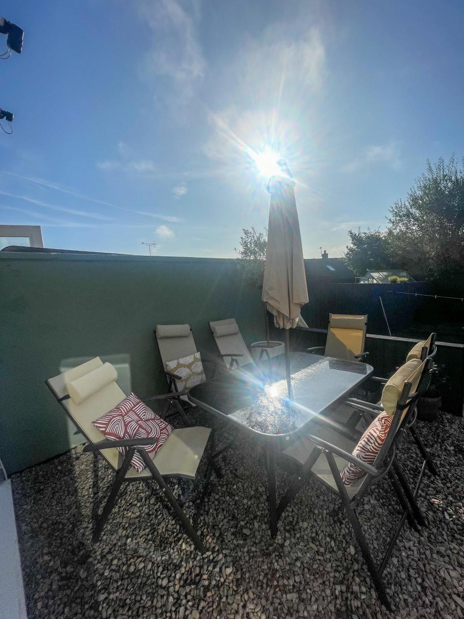 Ser Ar Y Bryn- Lovely Family Home With Garden, Walk To The Village And Beach Σόντερσφουτ Εξωτερικό φωτογραφία